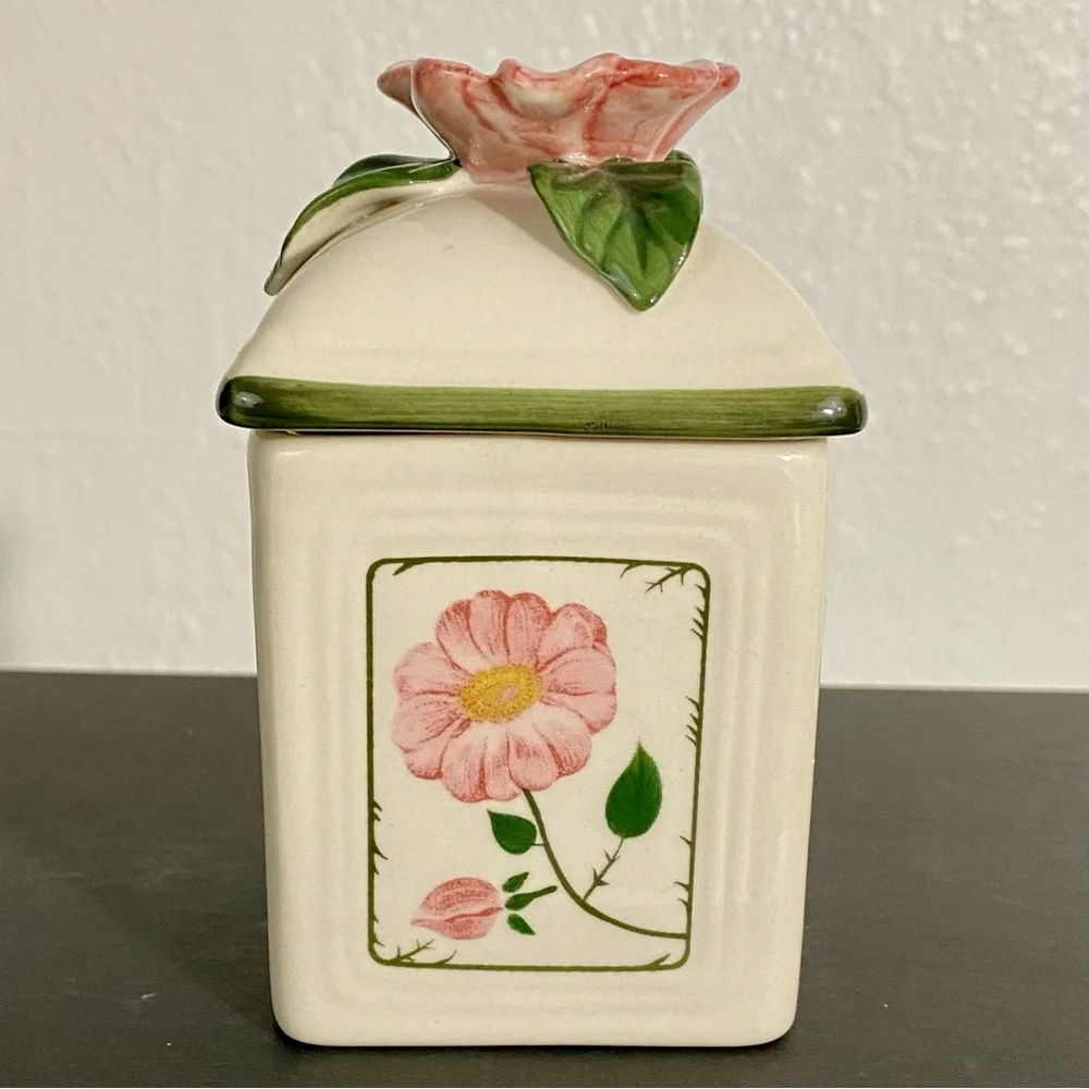 Villeroy & Boch Wildrose Charm Jam Jar Cannister 4.25” Tall White Pink Green